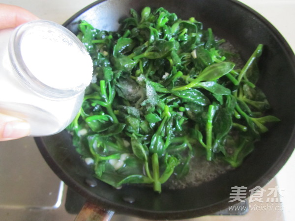 Stir-fried Tian Qiye with Garlic recipe