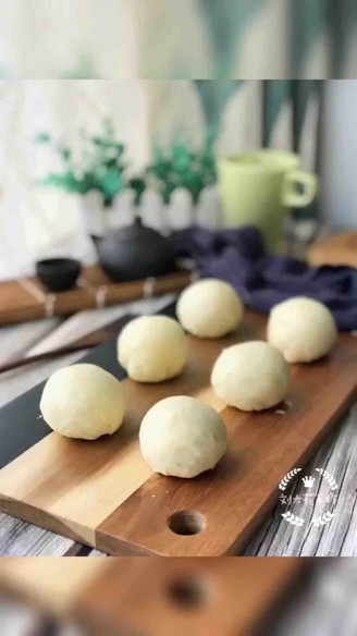 Low-oil and Low-sugar Threo-style Mooncakes—taro Crisp recipe