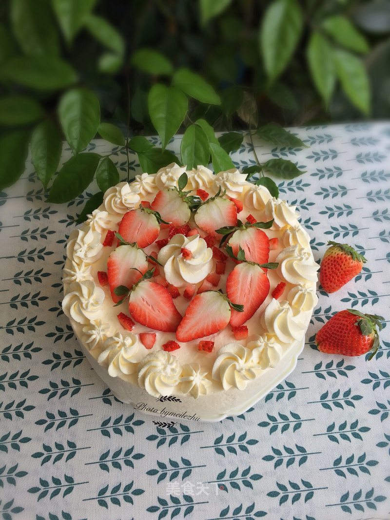 # The 4th Baking Contest and is Love to Eat Festival # 8 Inch Strawberry Cake