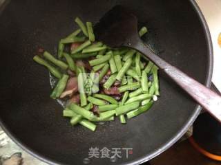 Home-cooked and Delicious Dish-stir-fried String Beans with Pork Belly recipe
