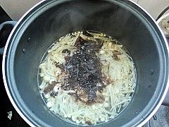 Seaweed Tofu Soup recipe