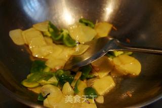 Fried Beef with Potato Chips recipe