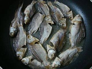 Appetizer with Rice----------【chopped Pepper Dried Crucian Carp】 recipe