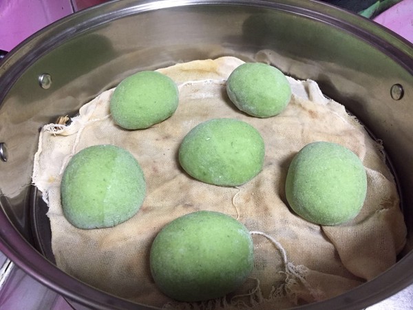 Wormwood Bean Paste Buns recipe