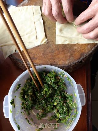 Steamed Shepherd's Purse Meat Rolls recipe