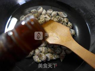 Stir-fried Snails with Hot Pepper recipe