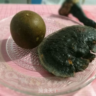 Ganoderma Lucidum and Luo Han Guo Soaked in Water recipe