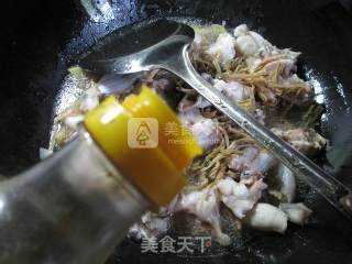 Boiled Bullfrog with Bamboo Shoots and Dried Vegetables recipe