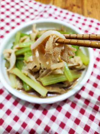 Celery Salad with Beef Tripe