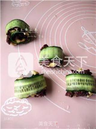 Black Rice Cucumber Roll recipe