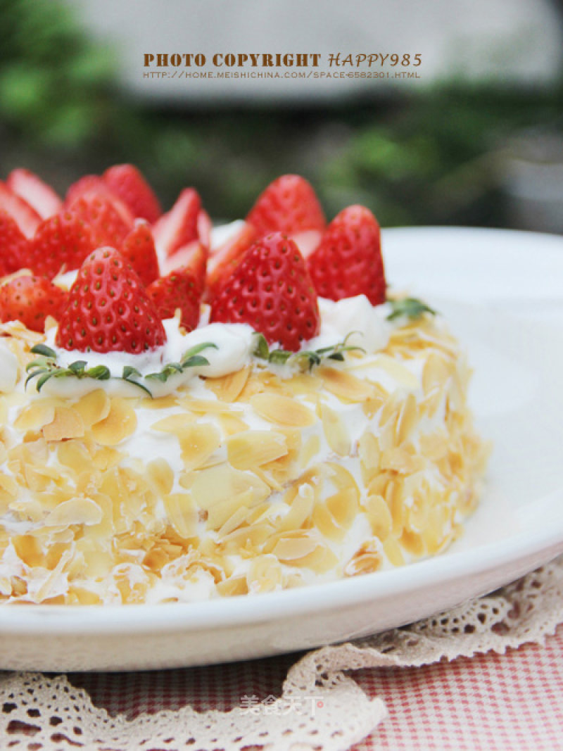 Simple and Easy to Decorate Cake-almond Cream Strawberry Cake recipe