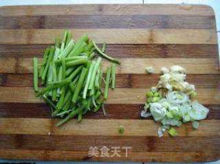 Stir-fried Shredded Pork with Amaranth Stem recipe