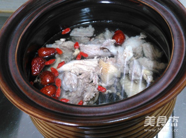 Stewed Chicken with Ginseng Pork Ribs recipe