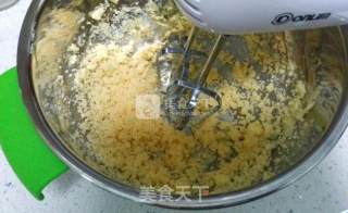 Cantonese-style Coconut Milk Fragrant Mooncakes recipe