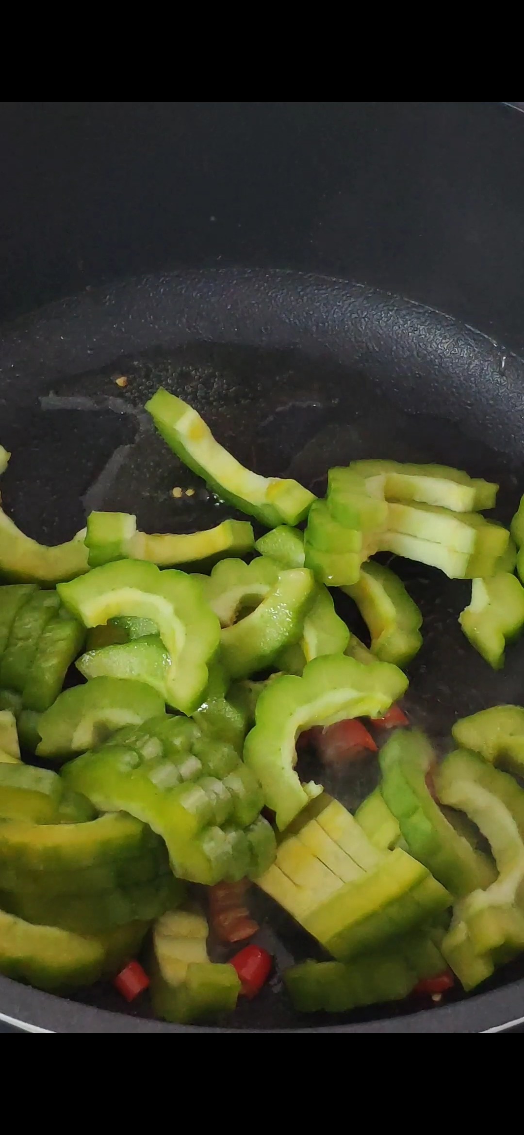 Spicy Fried Bitter Gourd, Crispy Taste, Spicy and Served with Rice recipe