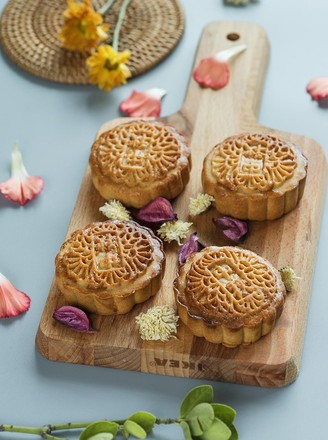 In Addition to Moon Cakes on Mid-autumn Festival, There are Toads!! recipe