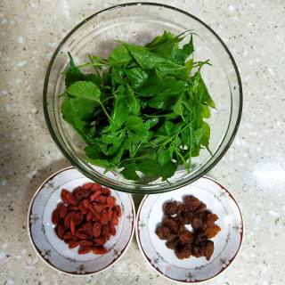 Mulberry Leaf Longan Wolfberry Soup recipe