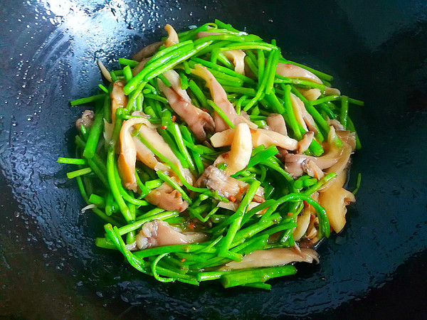 Stir-fried Mushrooms with Artemisia recipe