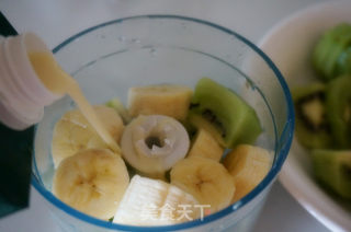 Kiwi Soy Milkshake recipe