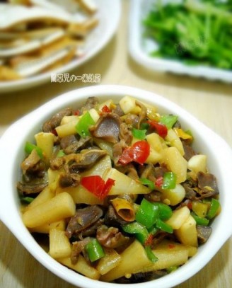 Soak Radish and Stir-fried Pigeon Gizzards recipe