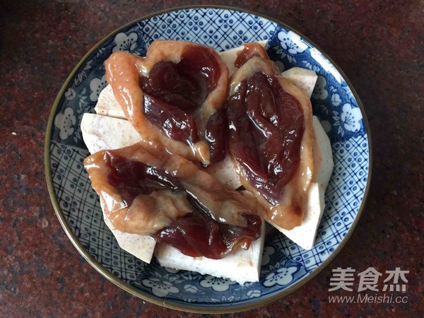 Steamed Cantonese-style Cured Duck with Taro recipe