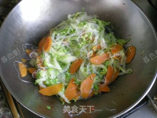 Stir-fried Vermicelli with Cabbage and Carrot recipe