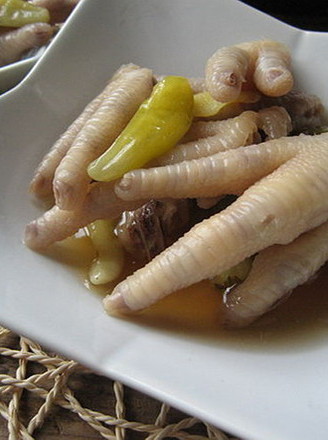 Chicken Feet with Pickled Peppers are Delicious and Not Difficult to Make recipe