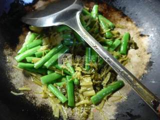 Stir-fried Plum Beans with Pickled Vegetables recipe