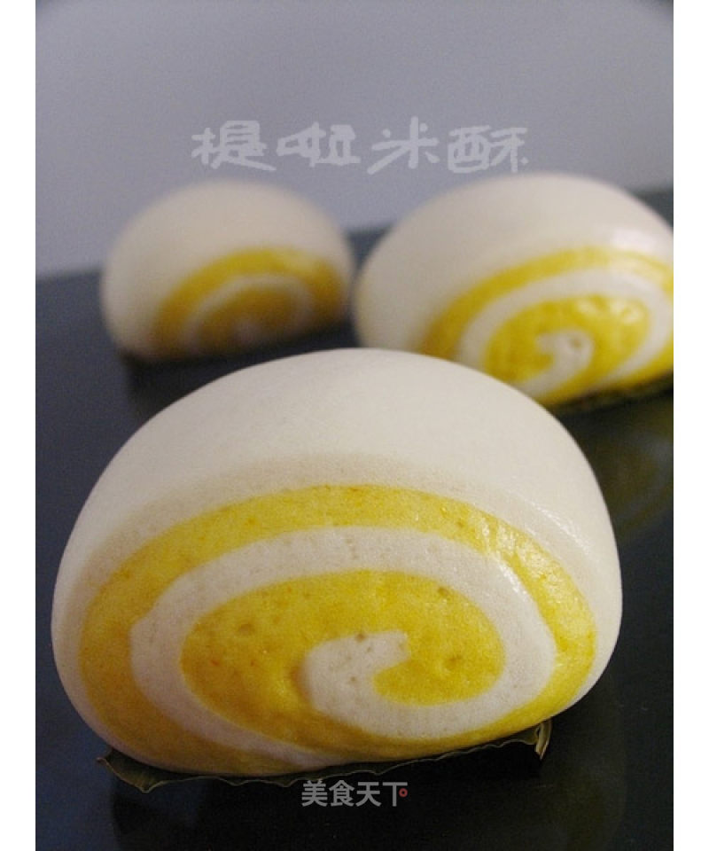 Two-color Steamed Buns-pumpkin Steamed Buns recipe