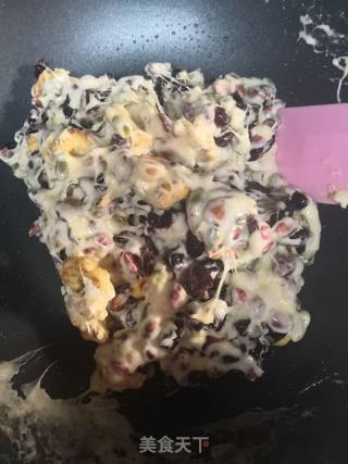 Peanut Cranberry Snowflake Crisp recipe
