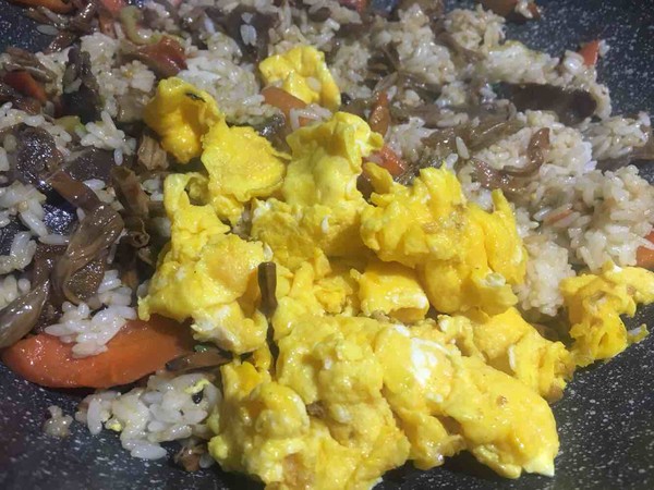 Fried Rice with A Lot of Ingredients recipe