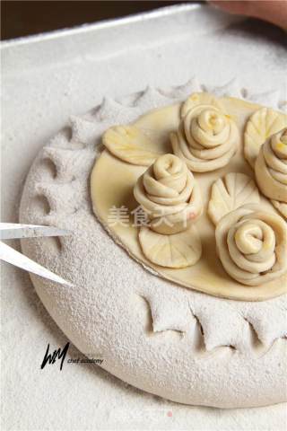 Rose Decoration Bread recipe