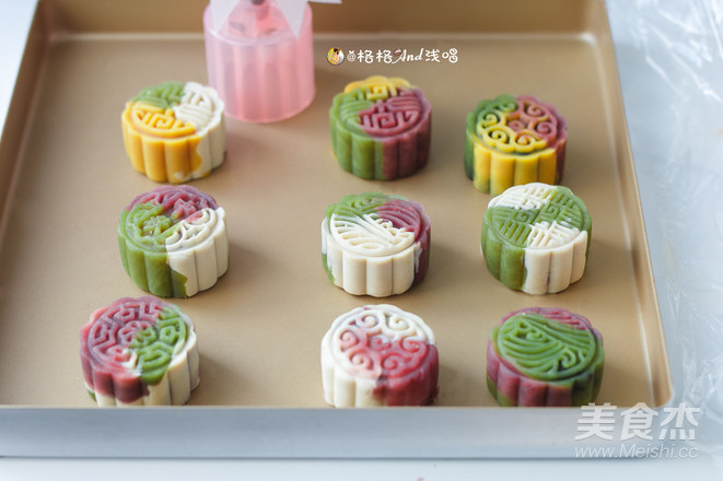 Colorful Peach Mountain Skin Mooncakes recipe