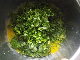 Scrambled Eggs with Celery Leaves recipe
