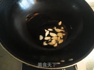 Stir-fried Amaranth with Garlic recipe