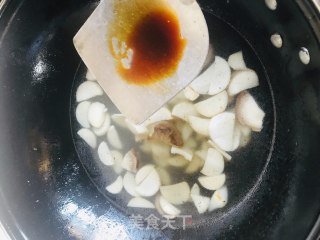 Fresh Soup with Chicken Leg Mushroom and Egg recipe