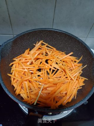 Stir-fried Beef with Carrots and Green Peppers recipe