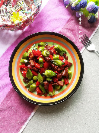 Stir-fried Diced Pork with Garlic Bud