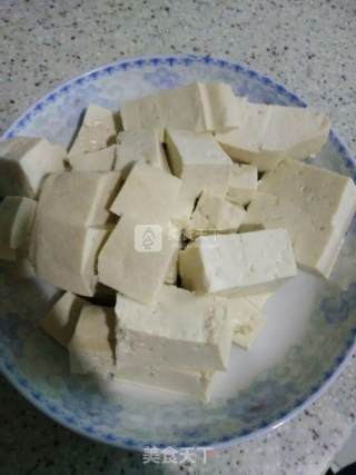 White Jade Inlaid with Jadeite~tofu Stewed Small Cabbage recipe