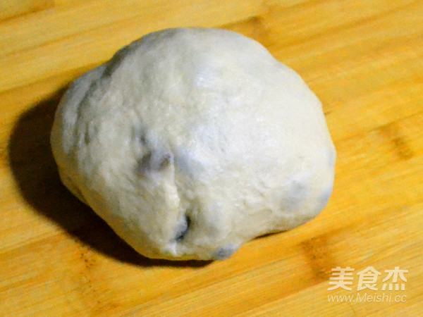 Dried Fruit Soft European Buns for The First Try recipe