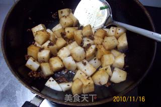 【autumn and Winter Green Shield】---garlic Minced Pork Roasted Radish recipe