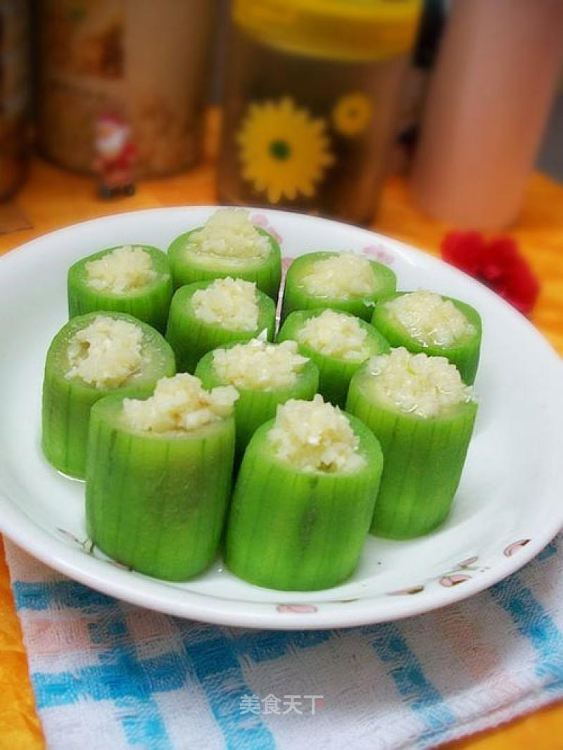 Steamed Loofah with Garlic recipe