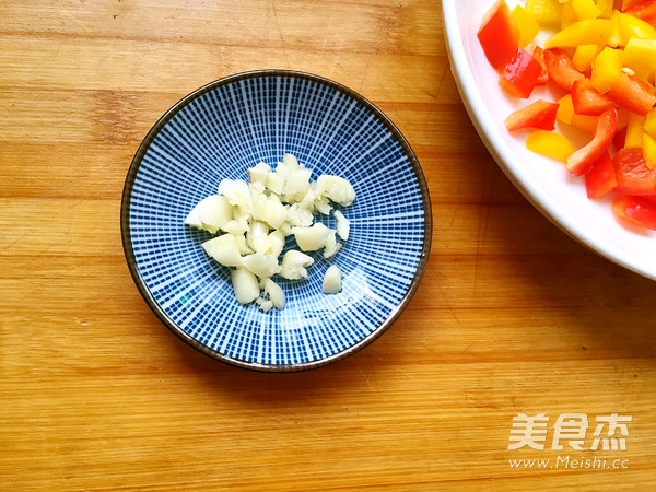 Noodles with Colored Pepper Sauce recipe