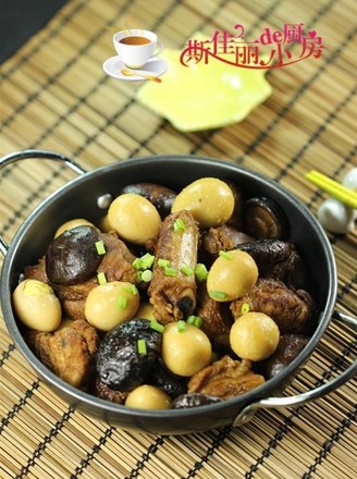 Braised Pork Ribs with Mushroom and Quail Egg recipe