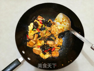 Braised Tofu with Pork Belly and Fungus recipe