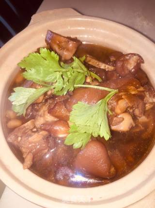 Soy Stewed Trotter recipe