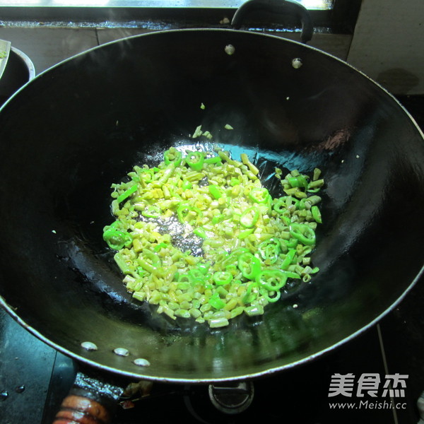 Fried Shrimp with Salted Beans recipe