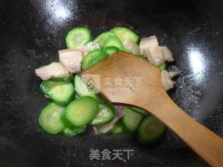 Stir-fried Pork with Salt and Small Cucumber recipe