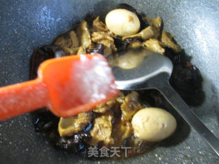 Duck Egg Black Fungus Barbecue Bran recipe