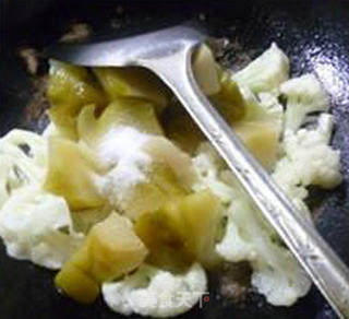 Stir-fried Cauliflower with Mustard recipe